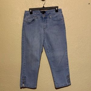AK Anne Klein Jeans Capris Pants 8 Average Light Wash Blue Stretch Cotton Blend